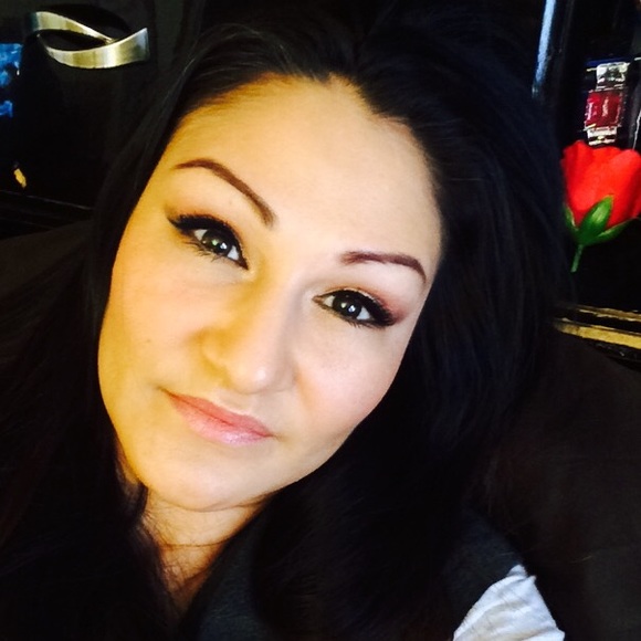 Profile Picture of Maria Mungia (@mungia77) on Poshmark