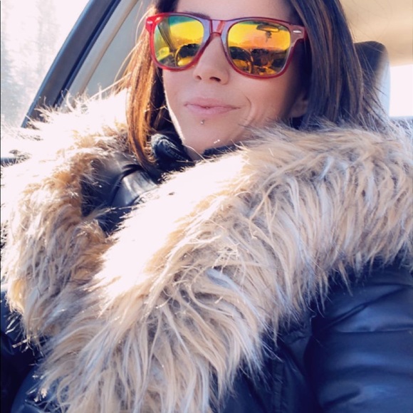 Profile Picture of Kim Hamel (@kimhamel815) on Poshmark