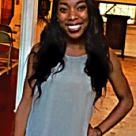 Profile Picture of Sarah Nesbit (@nesbitsm) on Poshmark