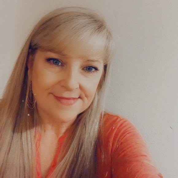 Profile Picture of Wendy Latchum (@wlatchum) on Poshmark