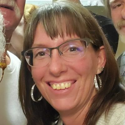 Profile Picture of Amanda Kay Dibble (@akdibbs) on Twitter