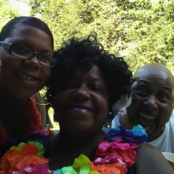 Profile Picture of Spencer Senior (@spencersenior) on Poshmark