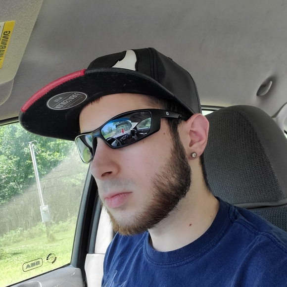 Profile Picture of Andrew Laurent (@andrewlaurent) on Poshmark