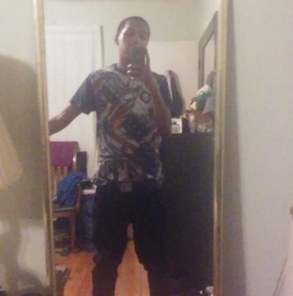 Profile Picture of Julian Cole (@mrjdc14) on Poshmark