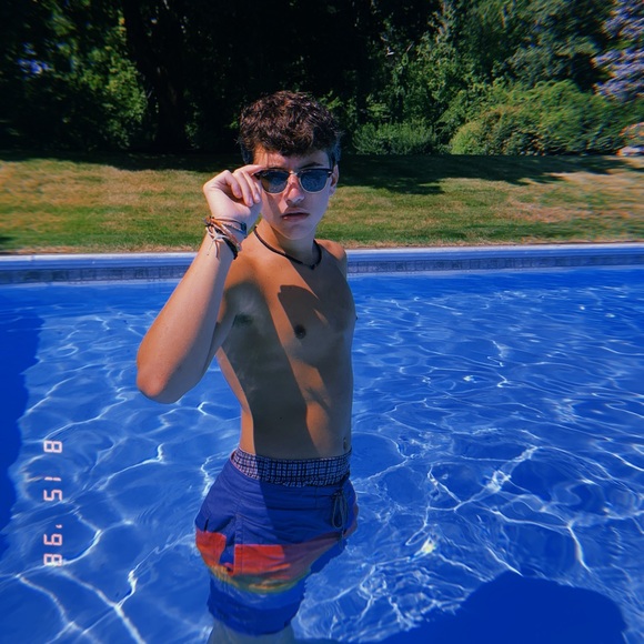 Profile Picture of Maxwell Hanna (@maxwellhanna) on Poshmark