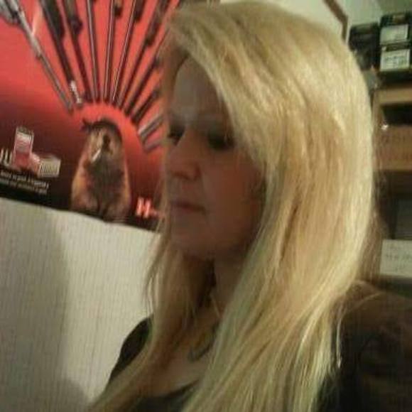 Profile Picture of Tessie Crusenberry (@tcrusenberry) on Poshmark