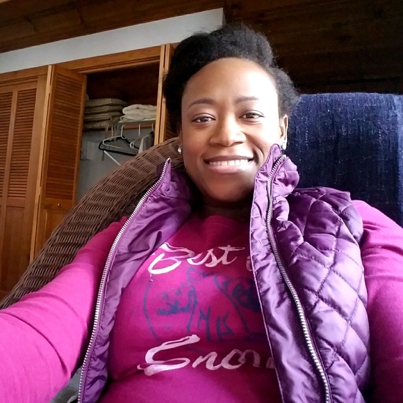 Profile Picture of Clarelle Charles (@clarellej) on Poshmark