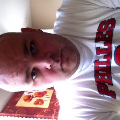 Profile Picture of Peter Nicholl (@PEETWEETING) on Twitter