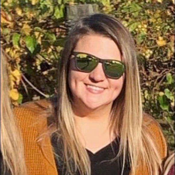 Profile Picture of Ashley Swygert (@ashleyswygert) on Poshmark