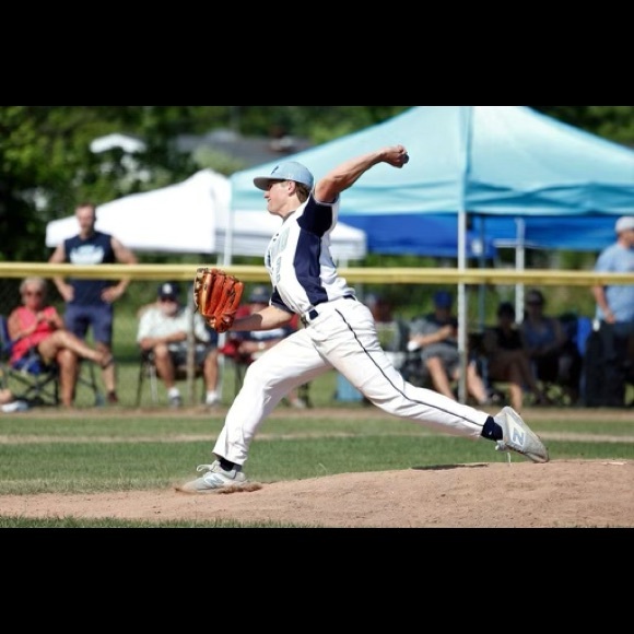 Profile Picture of Bennett Hitzelberger (@b_hitzelberger) on Poshmark