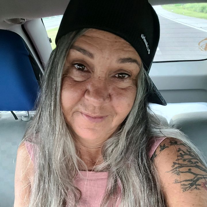 Profile Picture of robinarent (@robinarent) on Tiktok