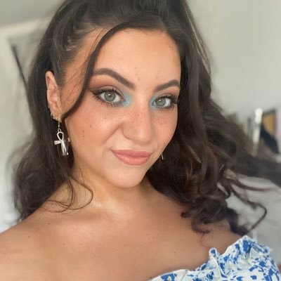 Profile Picture of Ali B (@alicebennett95) on Twitter
