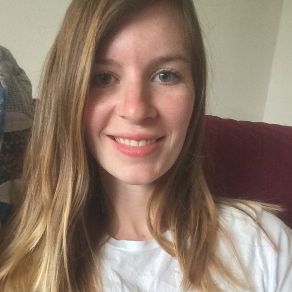 Profile Picture of Amanda Lafferty (@ajlaffe2) on Poshmark