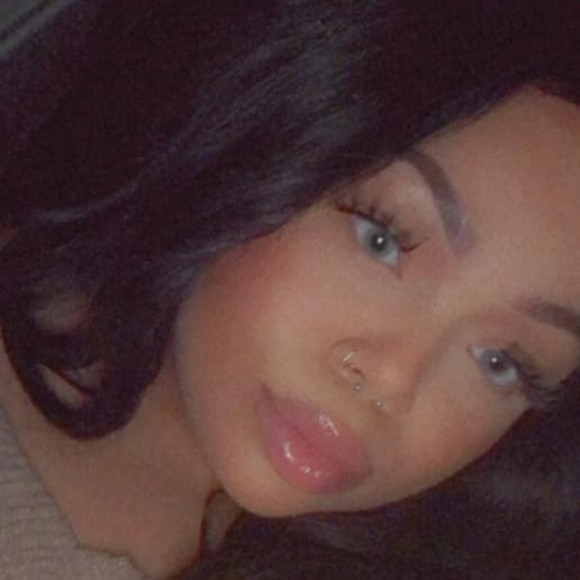 Profile Picture of Ledarian Jones (@dariannycole) on Poshmark