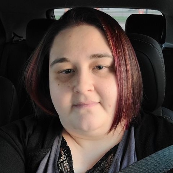 Profile Picture of Stefanie Singleterry (@stefe8199) on Poshmark
