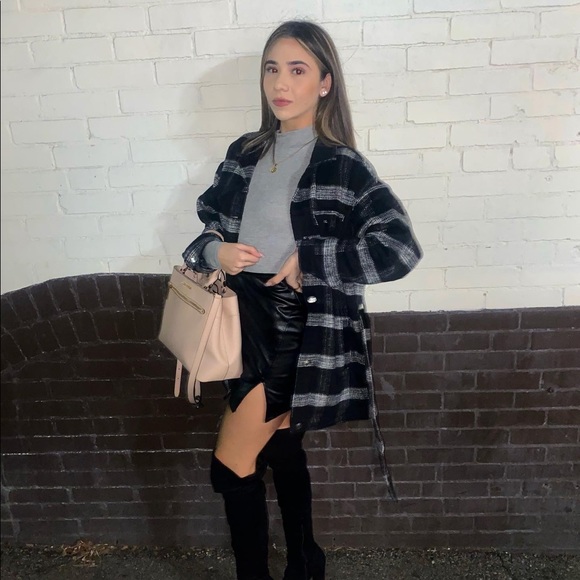 Profile Picture of Alyssa Mazzulla (@apizzi1115) on Poshmark