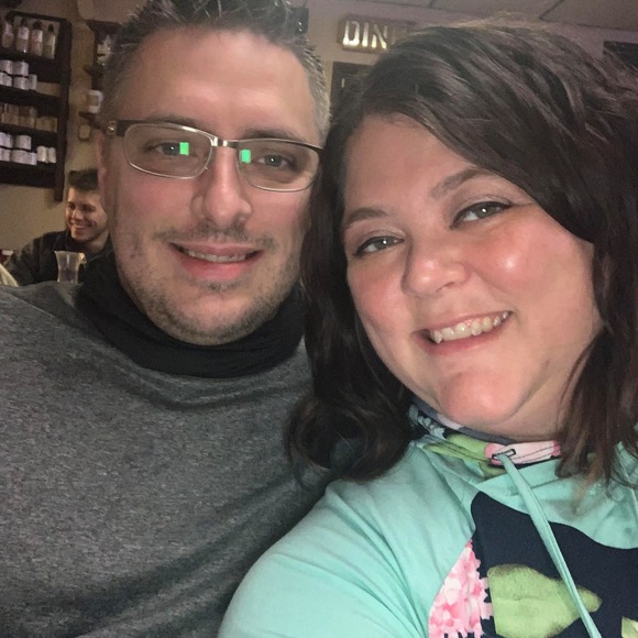 Profile Picture of Robin Blosser (@robin_blosser) on Poshmark