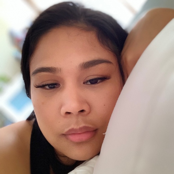 Profile Picture of Zinah Acuin (@mamabear_z) on Poshmark