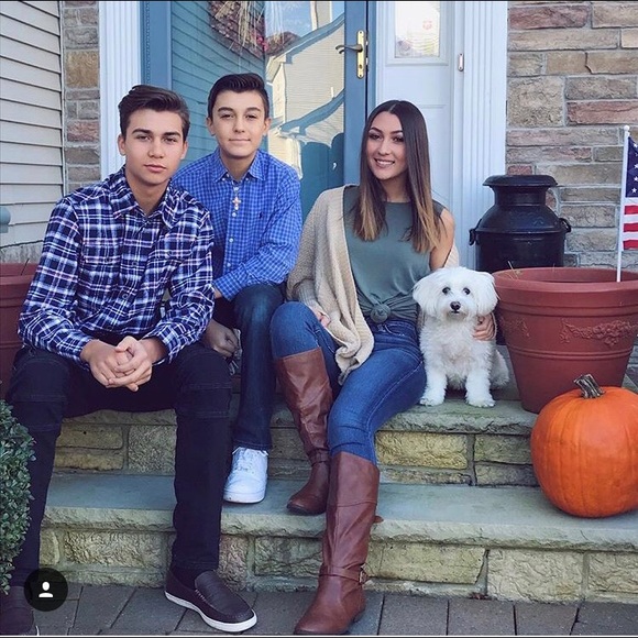 Profile Picture of Shawn Mcniff (@shawn_mcniff) on Poshmark