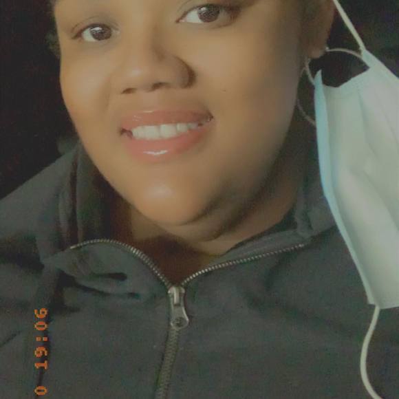 Profile Picture of Davida Johnson-pugh (@davidajohnson14) on Poshmark