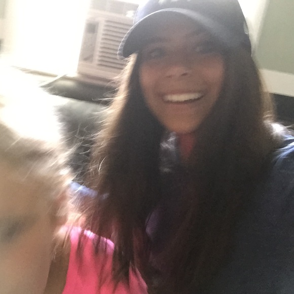 Profile Picture of Dena Skydell (@denaskydell) on Poshmark