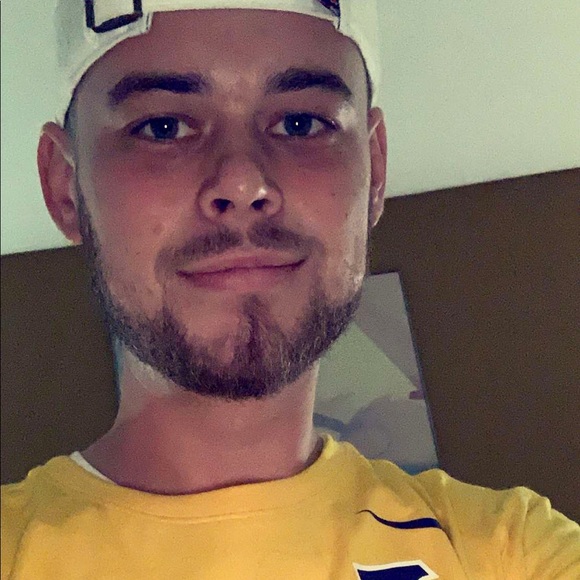 Profile Picture of Aaron Eddins (@aaroneddins) on Poshmark