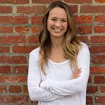 Profile Picture of Amy Schneider Leighton (@amyschneideryoga) on Instagram