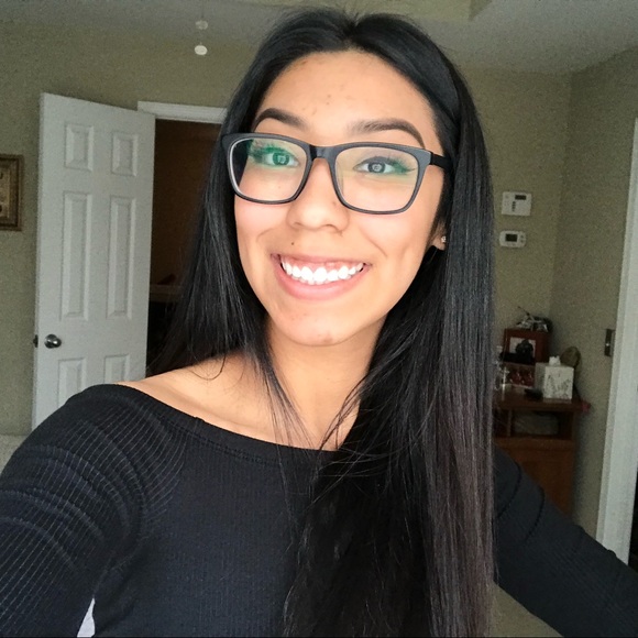 Giselle Puebla - Poshmark Profile Picture of Giselle Puebla (@gpuebla_) on Poshmark