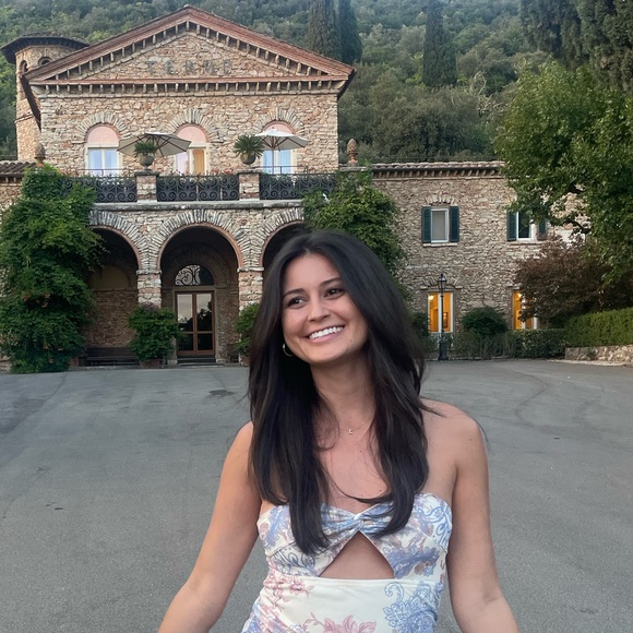 Profile Picture of Alexa Berman (@alexaberman801) on Poshmark