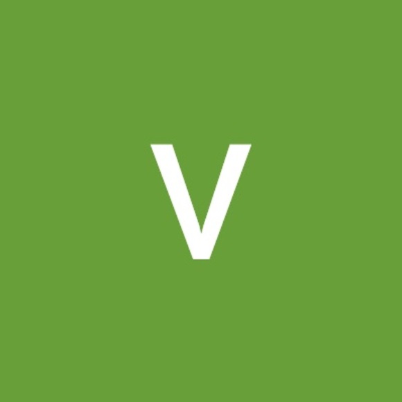 Profile Picture of Veronica Gomez (@veronicago24) on Poshmark