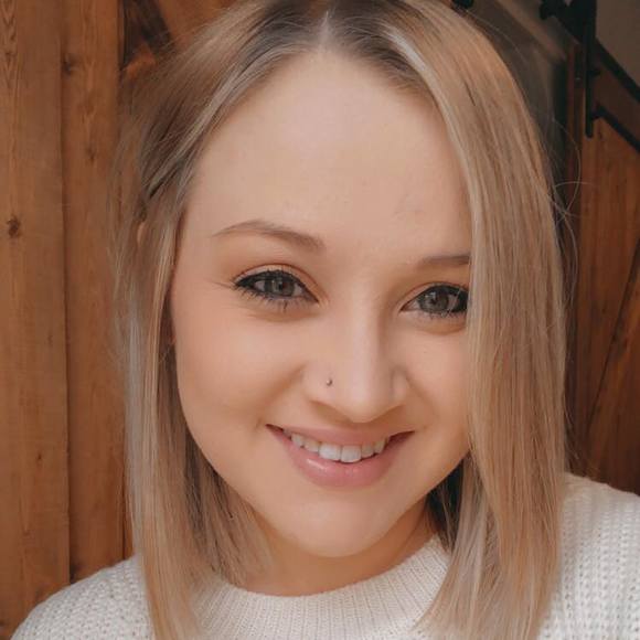 Profile Picture of Hailey Sandmann (@hailsand10) on Poshmark