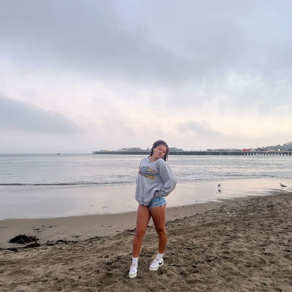 Profile Picture of Hunnie Morris (@hunnie_) on Poshmark