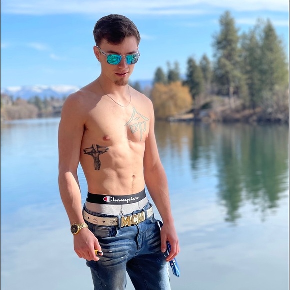 Michael Routon - Poshmark Profile Picture of Michael Routon (@king_ken69) on Poshmark