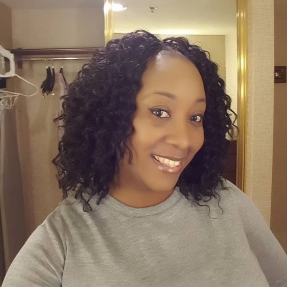 Profile Picture of Japhia Gordon (@japhiagordon35) on Poshmark