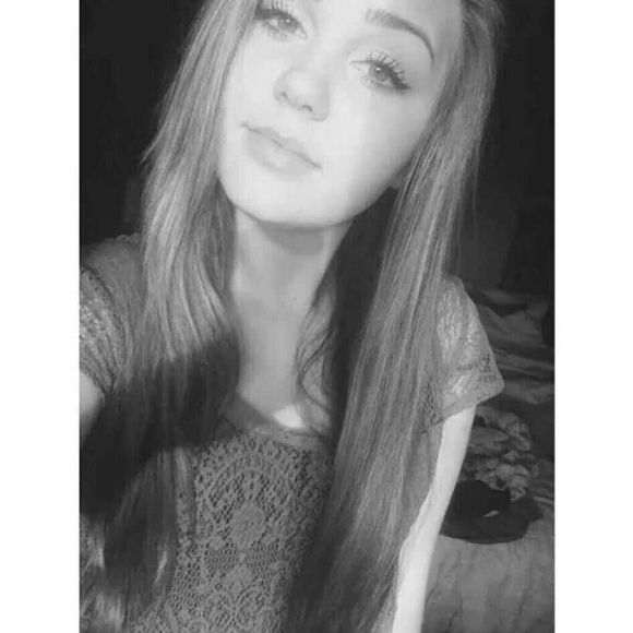 Anna Aalberg - Poshmark Profile Picture of Anna Aalberg (@annarose____) on Poshmark