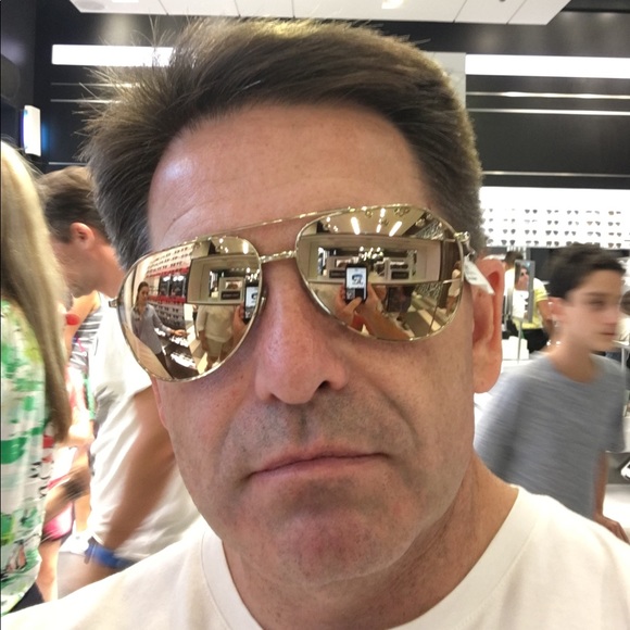 Profile Picture of Earl Connell (@texasterp12) on Poshmark