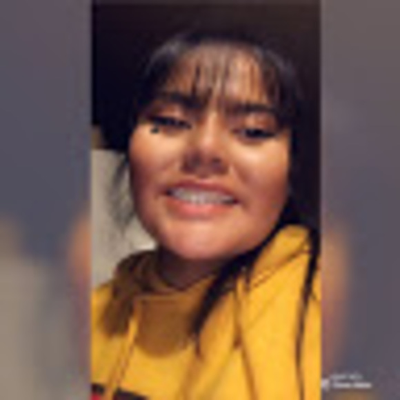 Profile Picture of Savannah Begay (@savannahbegay) on Poshmark