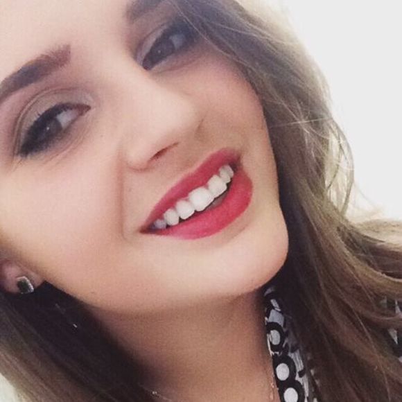 Profile Picture of Bessi Qorri (@12bq1) on Poshmark