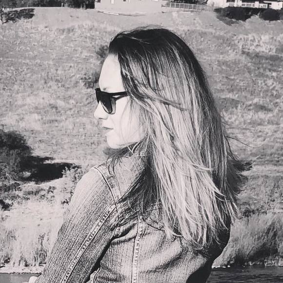Profile Picture of Svetlana Snezhko (@svetlanasnezhko) on Poshmark