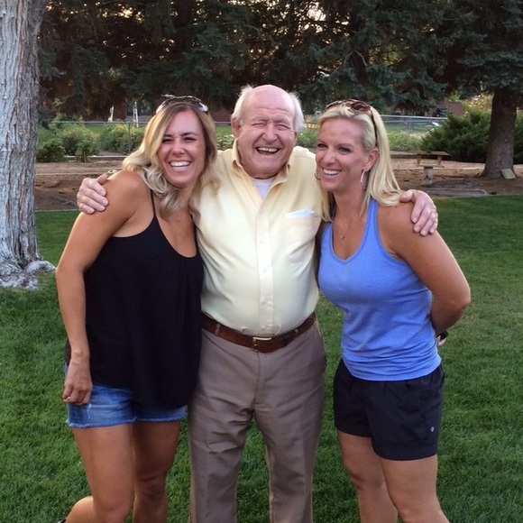 Trisha Poelzl - Poshmark Profile Picture of Trisha Poelzl (@thedish27) on Poshmark