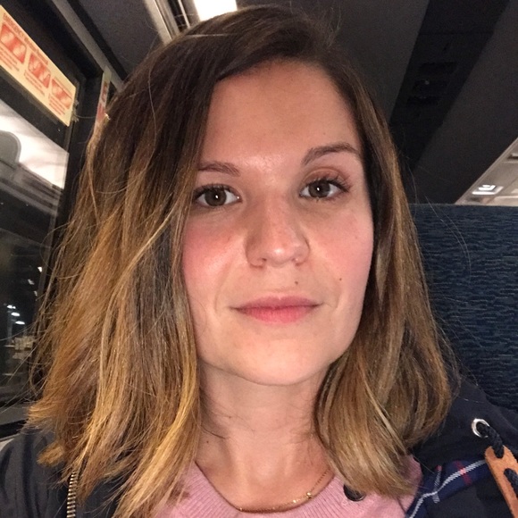 Profile Picture of Linsey Rosenthal (@linseyro) on Poshmark