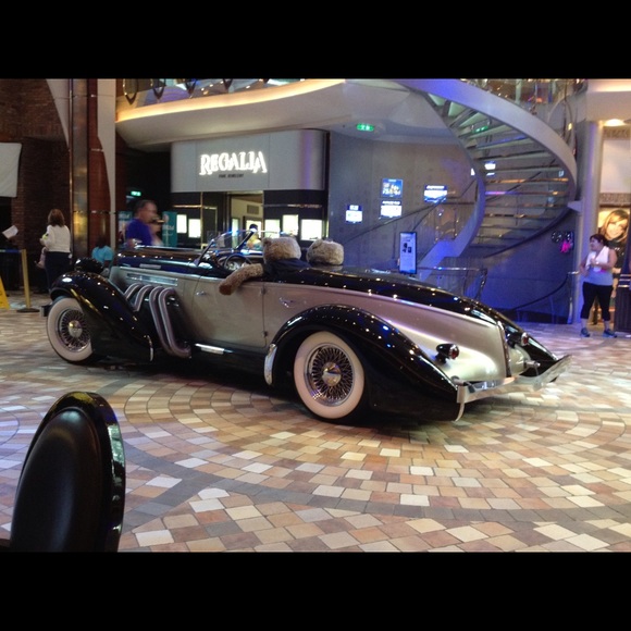 Profile Picture of Michael Lin (@michaellin73) on Poshmark