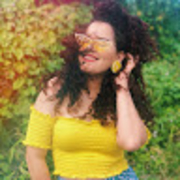 Profile Picture of Gélica Corillooo (@gcorillooo) on Poshmark