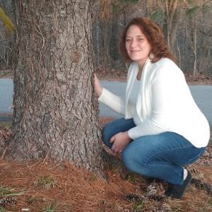 Profile Picture of Leah Colson (@LeahColson3) on Twitter