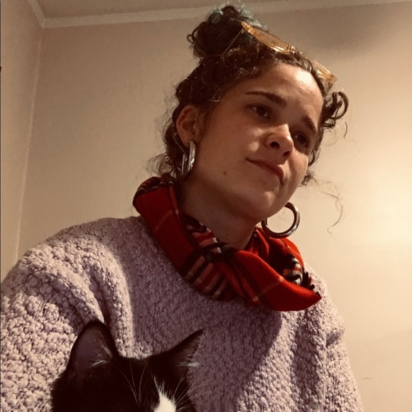 Profile Picture of Alexa Ross (@alexaross848) on Poshmark