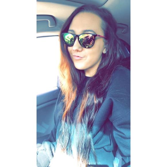 Profile Picture of Karlee Rasmussen (@karleelou) on Poshmark