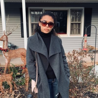 Profile Picture of Alexandra Chisholm (@alex_rchisholm) on Twitter