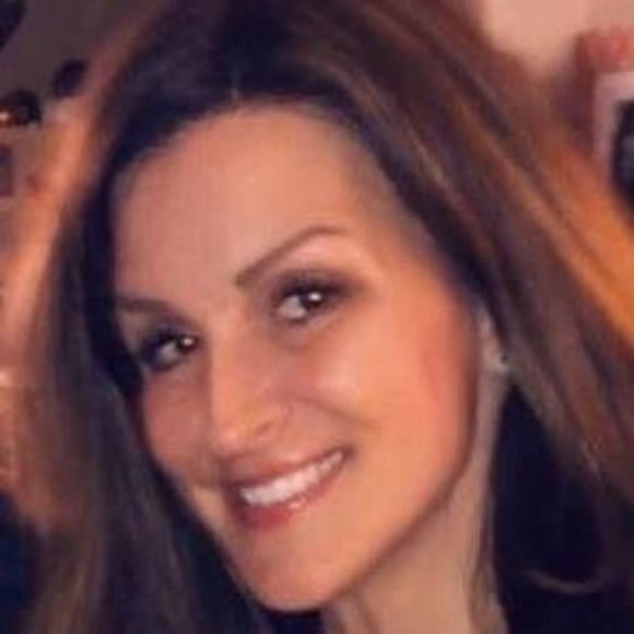 Profile Picture of Laura Frizzo (@laurakez) on Poshmark