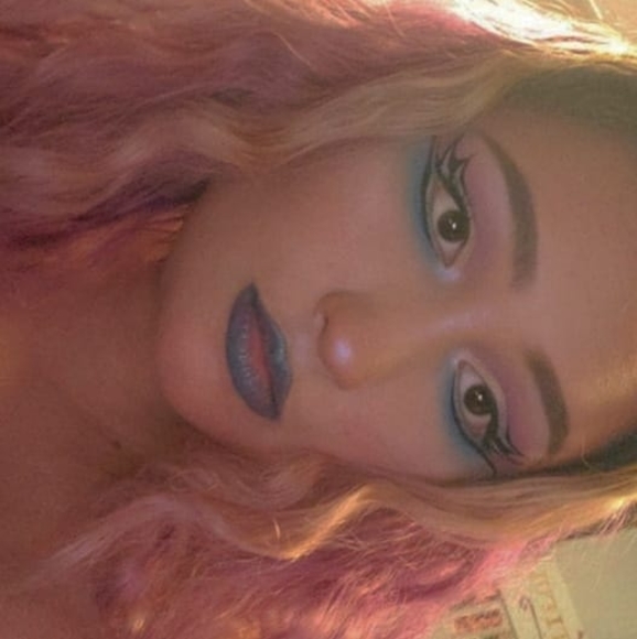 Aliama Schaumann - Poshmark Profile Picture of Aliama Schaumann (@aliamafizzy) on Poshmark