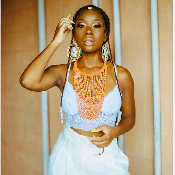 Profile Picture of Lucy Rogers (@lucylu1024) on Poshmark